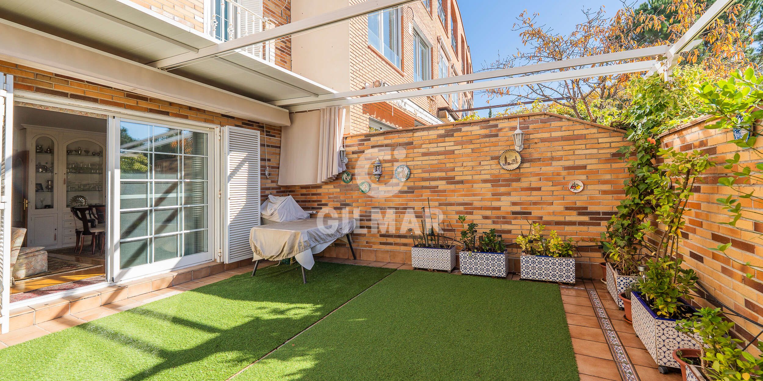 Terrace of Single-family semi-detached for sale in  Madrid Capital  with Heating, Private garden and Swimming Pool