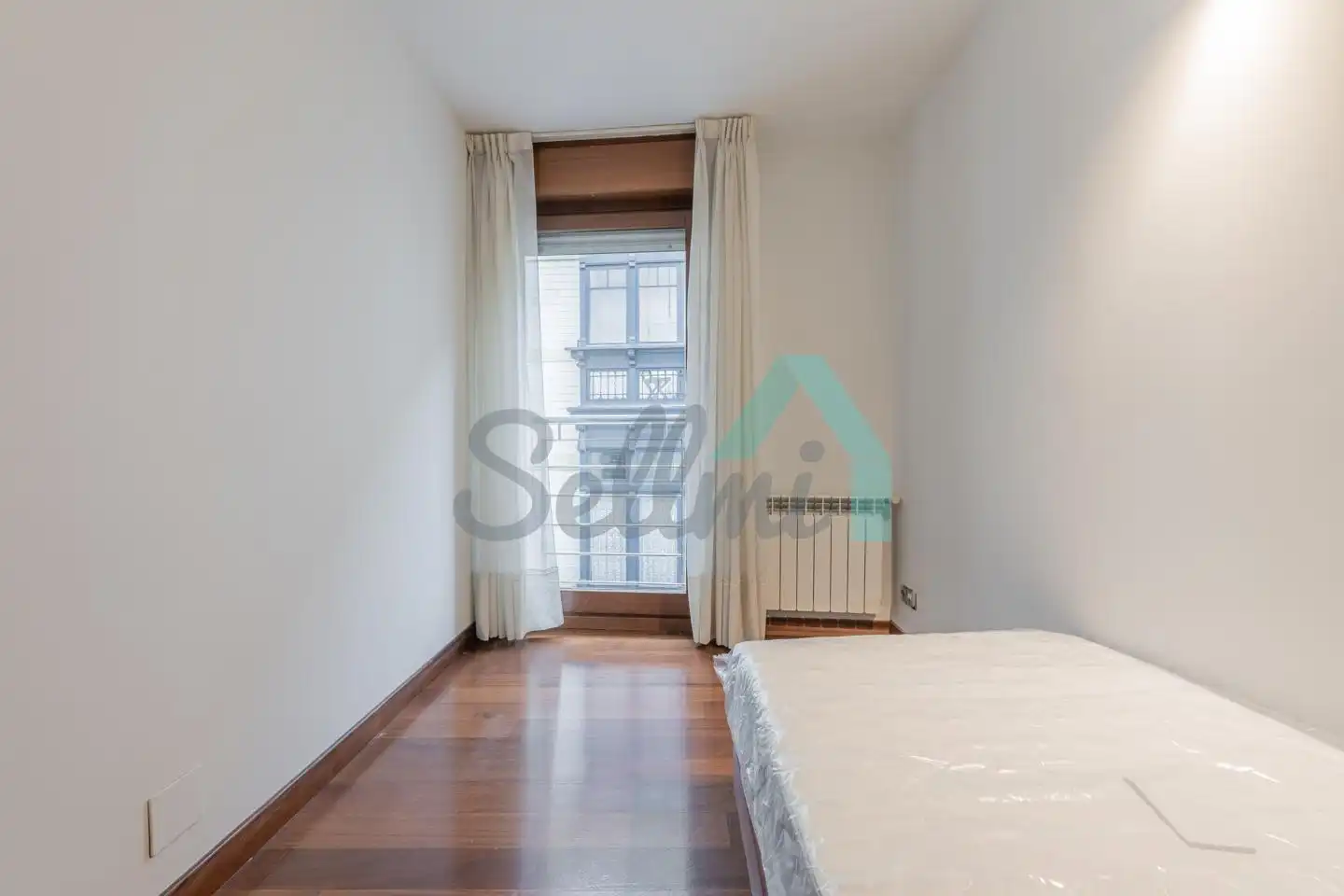 Schlafzimmer von Wohnung zur untervermieten in Oviedo  mit Heizung, Parkett und Möbliert