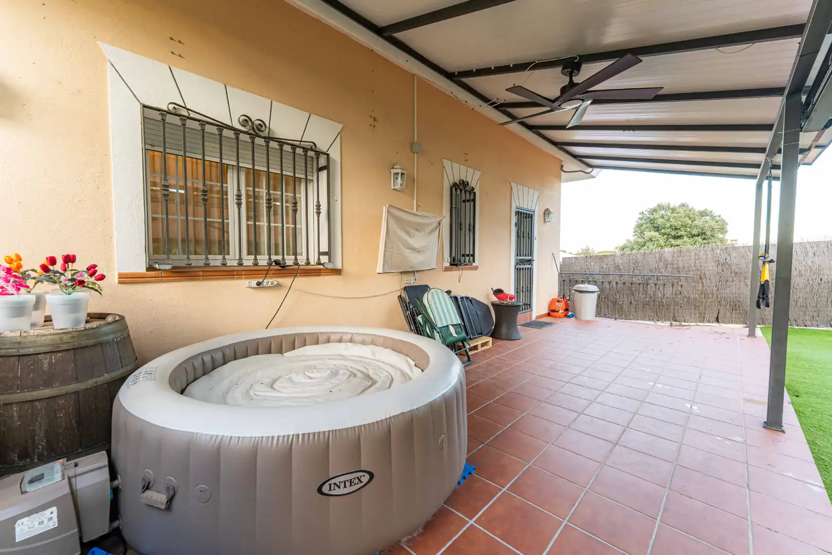 Terrassa de Casa o xalet en venda en Sevilla la Nueva amb Aire condicionat, Calefacció i Jardí privat