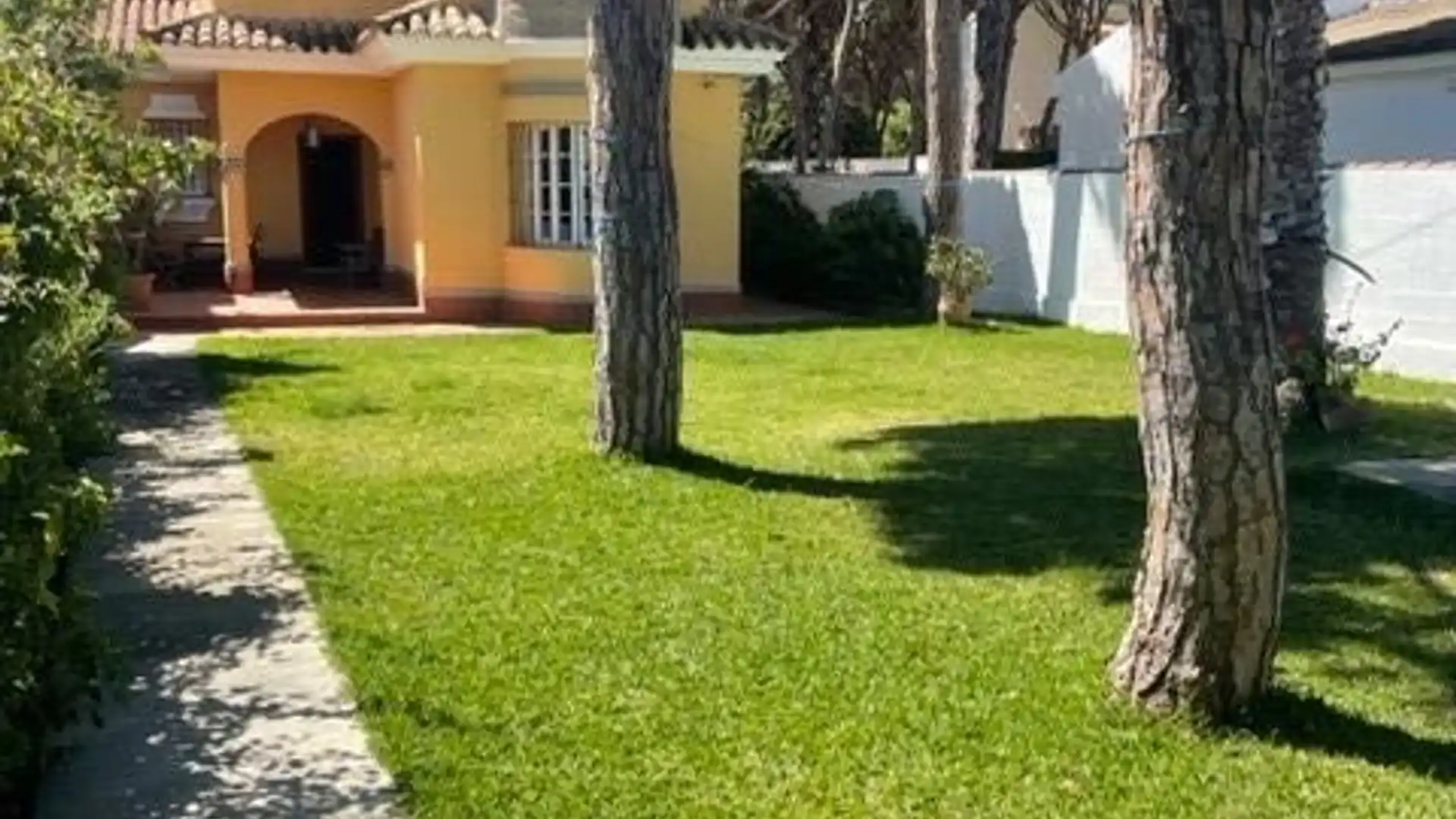 Exterior view of Houses for sale in Chiclana de la Frontera  with Private garden, Terrace and Storage room