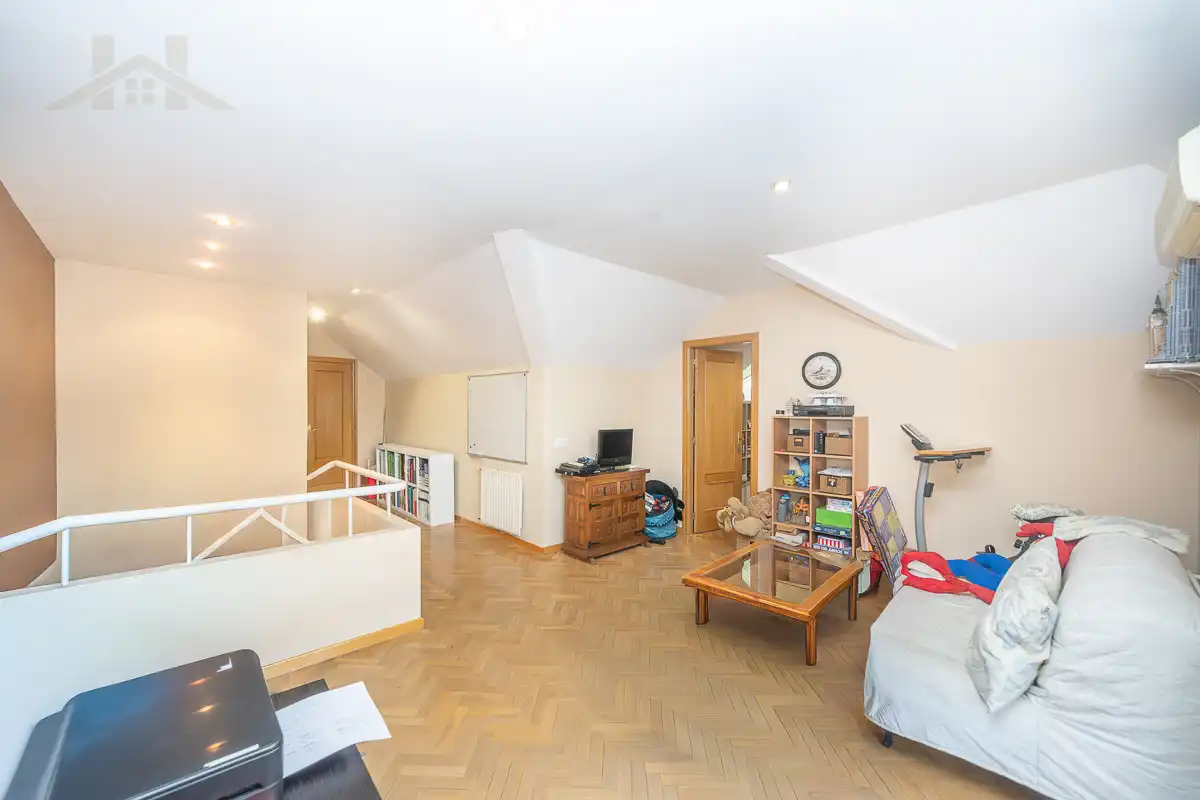 Duplexes for sale in Torrelodones  with Air Conditioner, Heating and Terrace