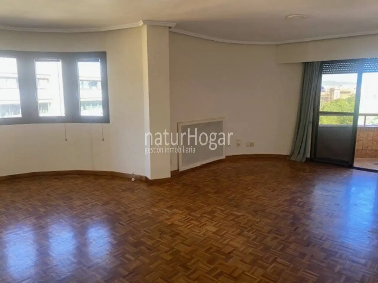 Sala d'estar de Pis de lloguer en Valencia amb Aire condicionat, Calefacció i Parquet