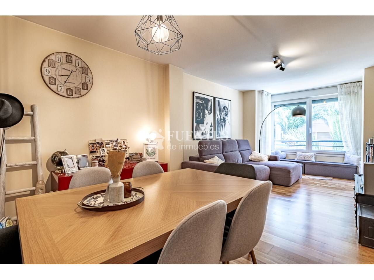 Living room of Flat for sale in Alicante / Alacant  with Air Conditioner and Parquet flooring