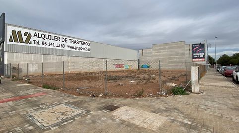 SOLAR TERCIARIO EN MUSEROS FRENTE A FAMILY CASH