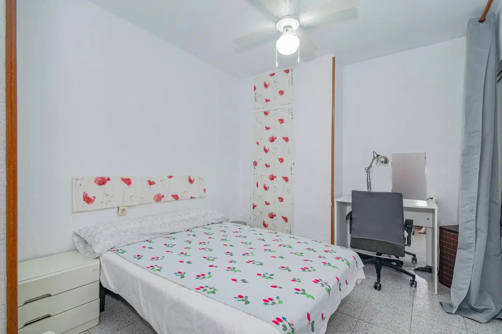 Habitación de Piso en venta en Granada con Amueblado