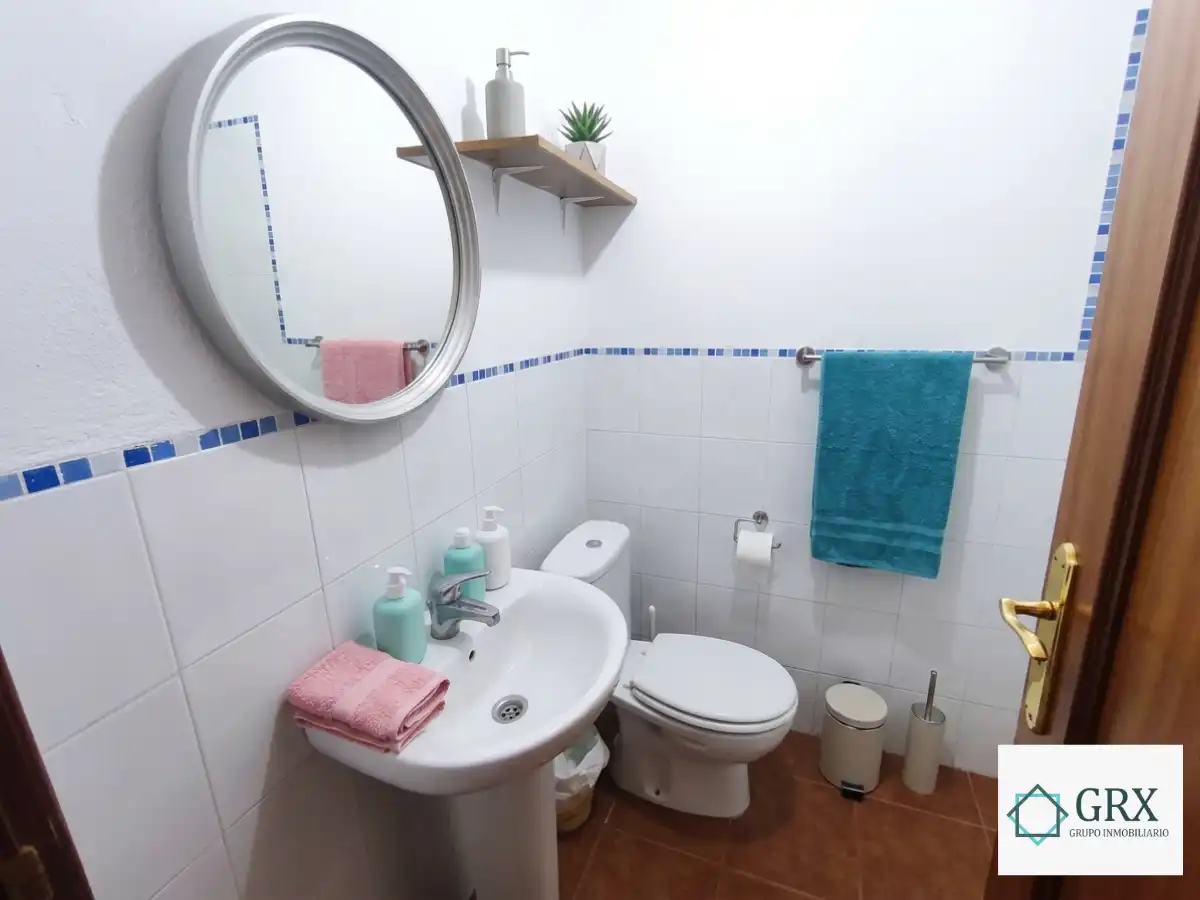 Badezimmer von Wohnung zur Miete in Granada mit Klimaanlage, Heizung und Terrasse
