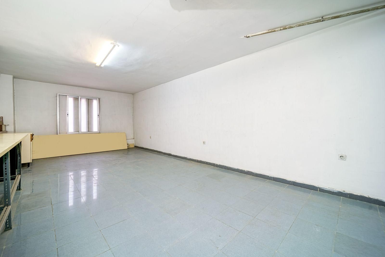 Premises for sale in  Madrid Capital