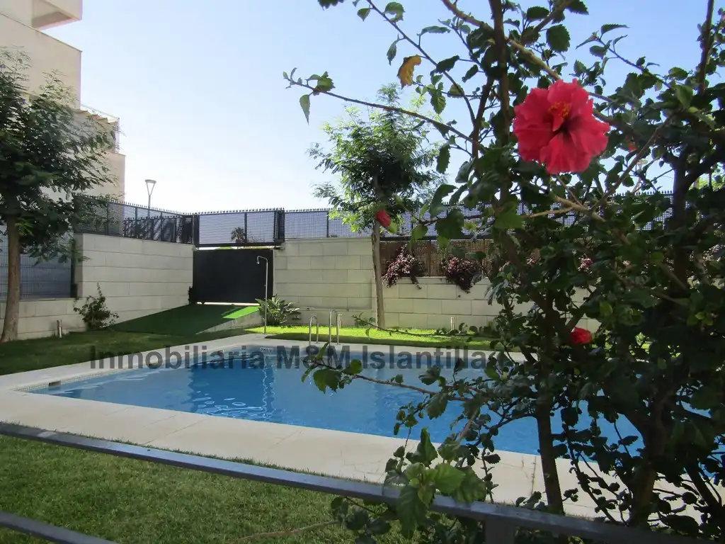 Piscina de Piso en venta en Isla Cristina con Terraza, Horno y Lavadora