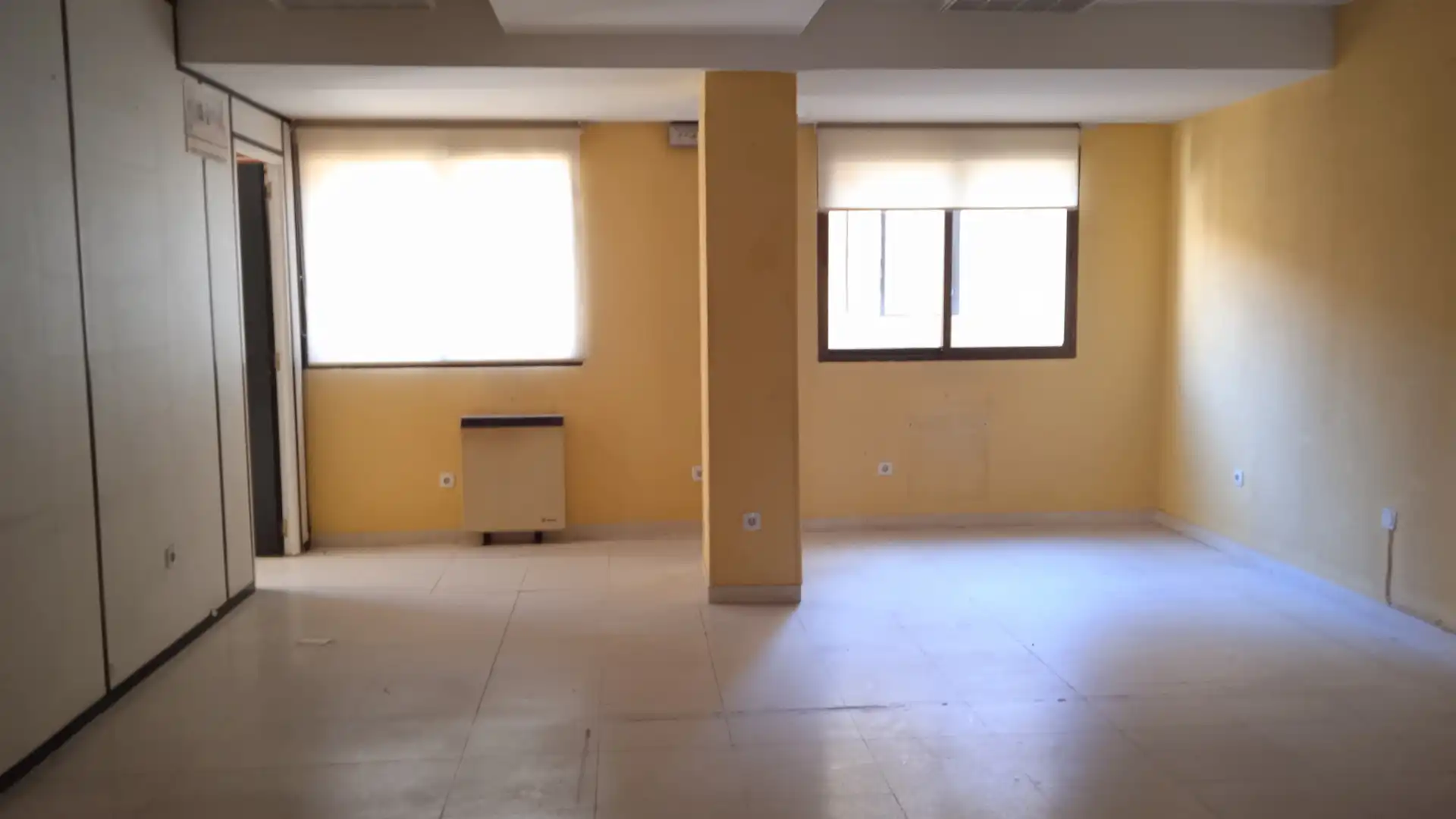 Local comercial en venda a Calle los Almendros 3, imagen 3