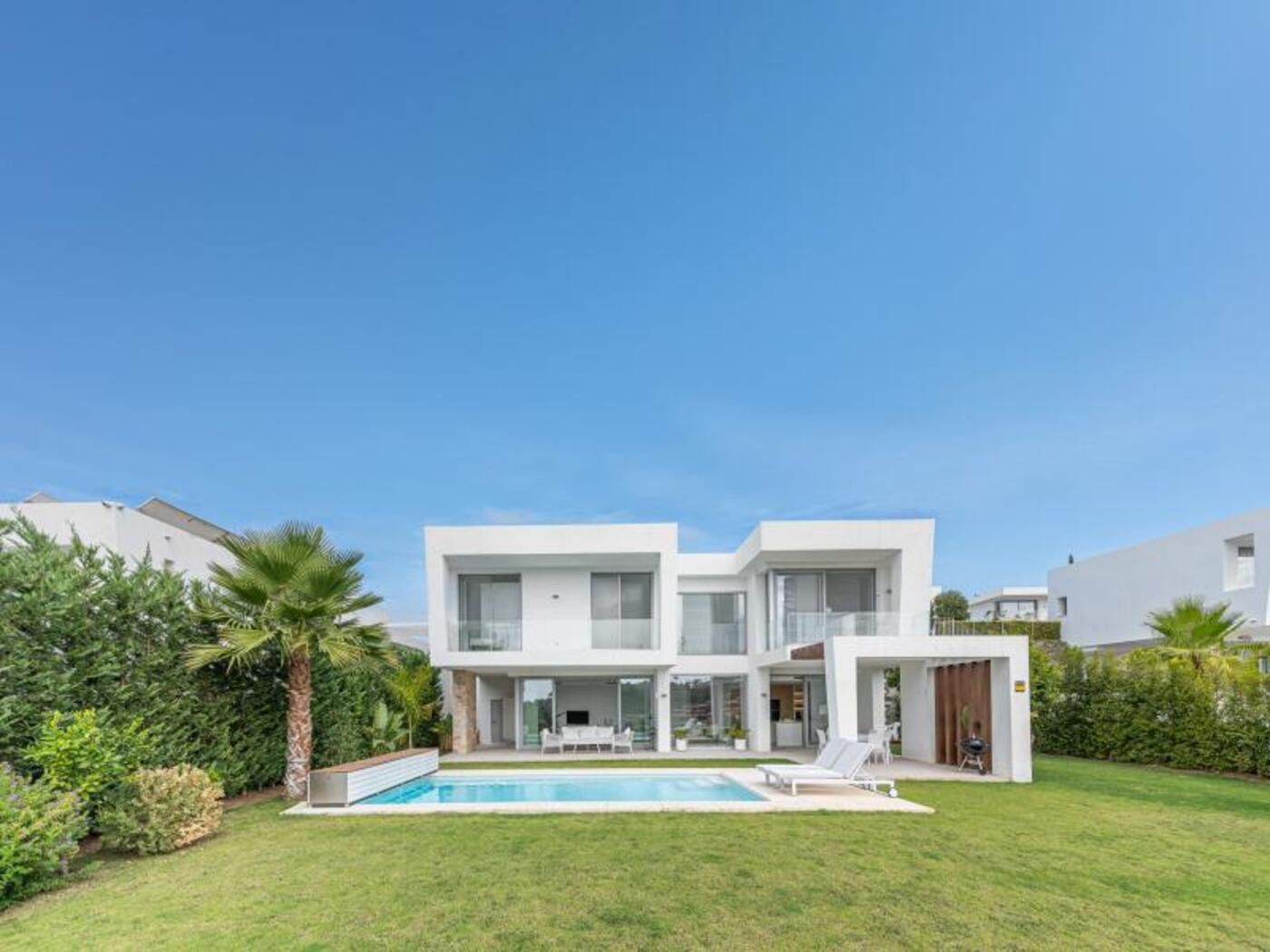 Exterior view of House or chalet for sale in Marbella  with Air Conditioner, Heating and Private garden