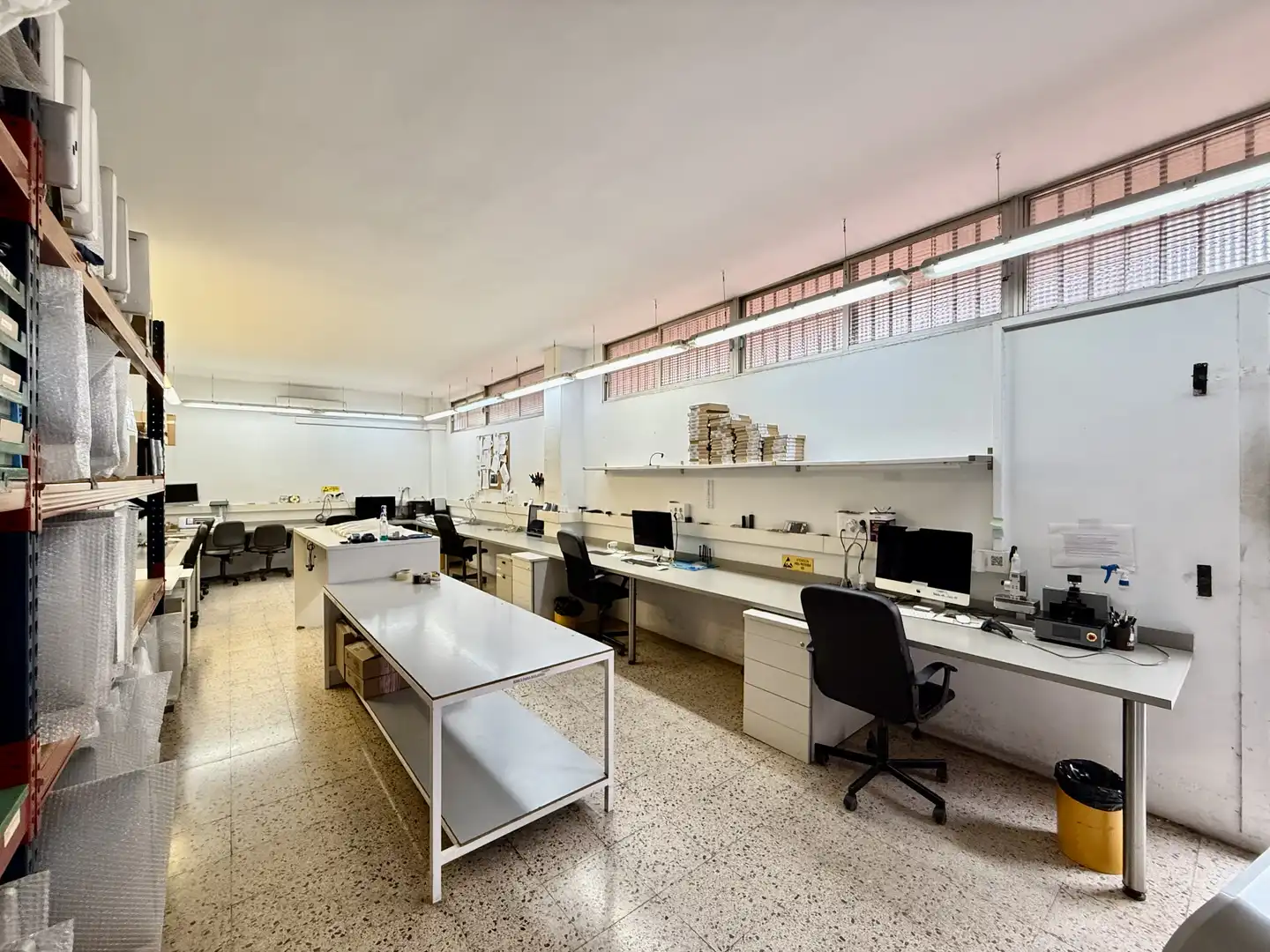 Local en venta en Cornellà de Llobregat