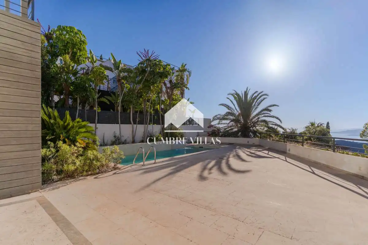 Terrassa de Casa o xalet en venda en La Herradura