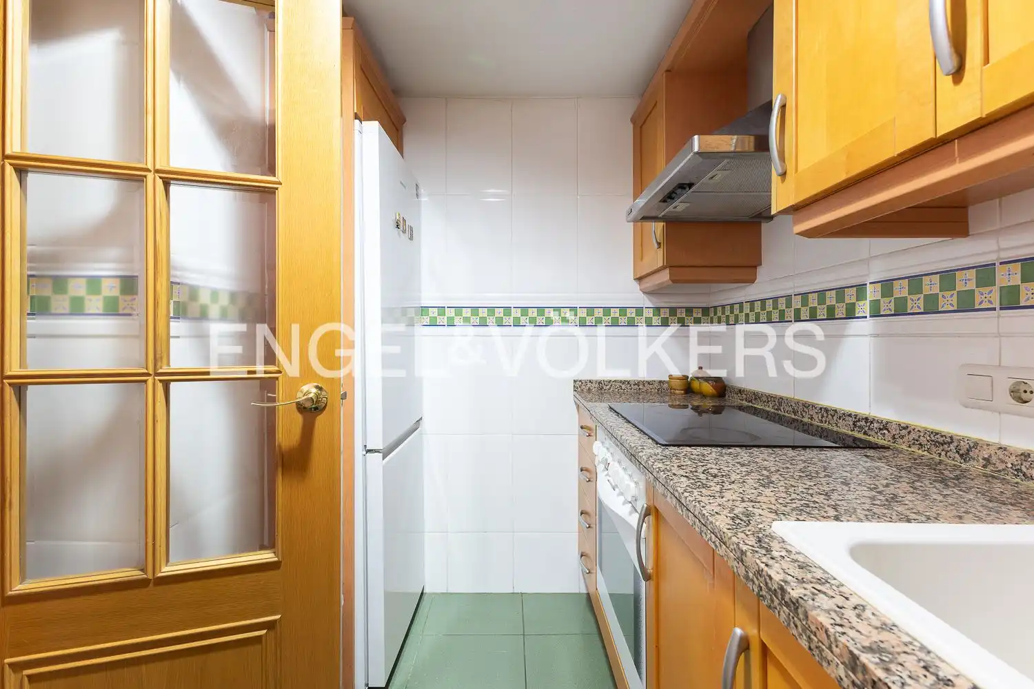 Cocina de Piso de alquiler en Valencia con Aire acondicionado, Calefacción y Jardín privado