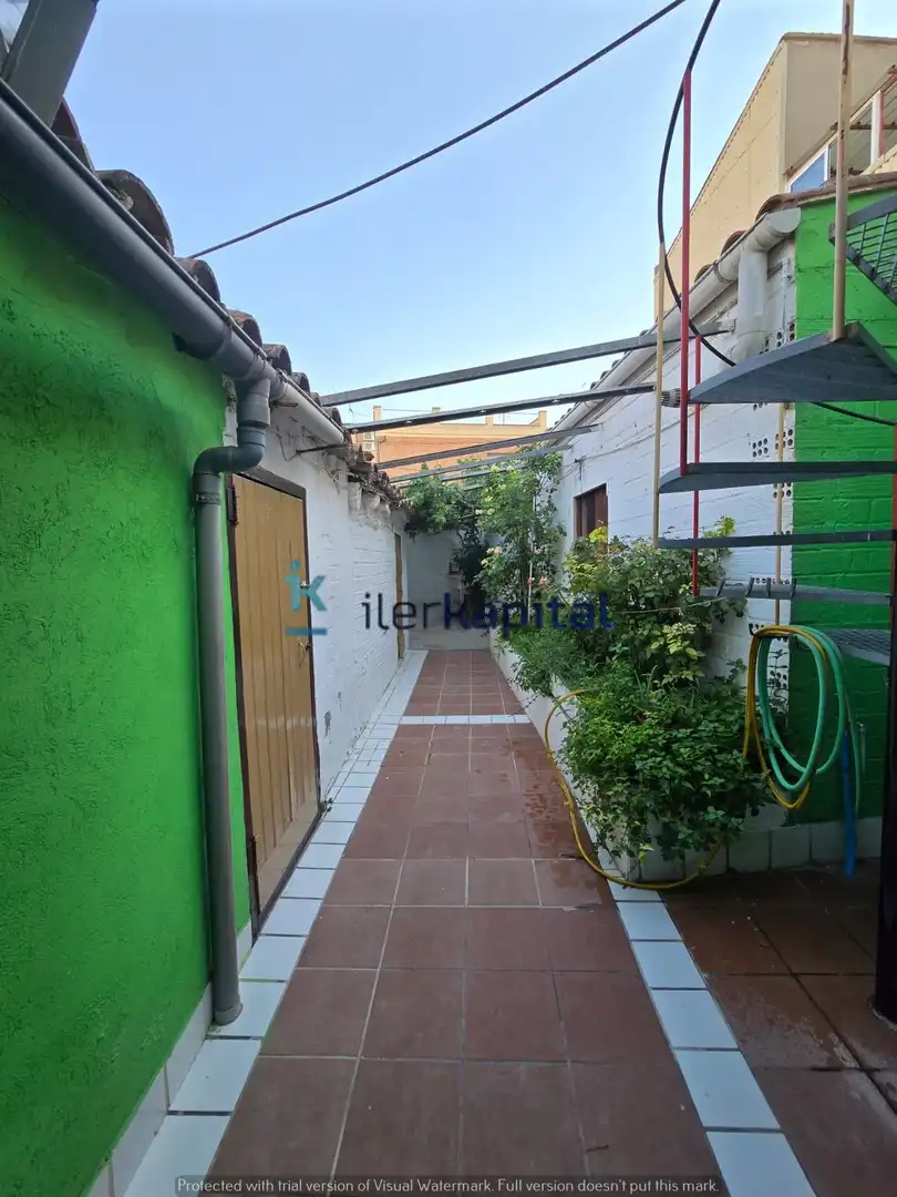 Vista exterior de Casa o xalet en venda en Almenar amb Calefacció, Jardí privat i Traster