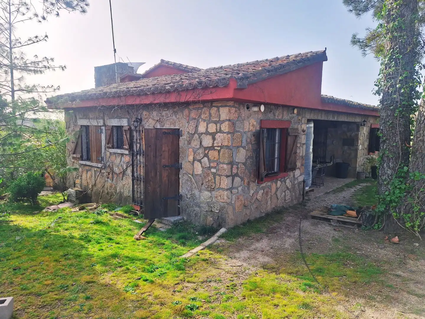 Vista exterior de Casa o chalet en venta en El Hoyo de Pinares  con Calefacción, Jardín privado y Terraza