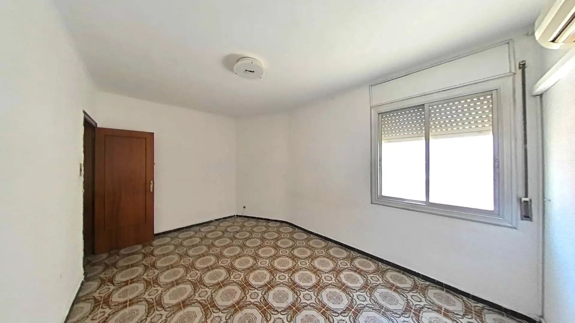 Habitación de Piso en venta en Badalona con Calefacción, Terraza y Balcón