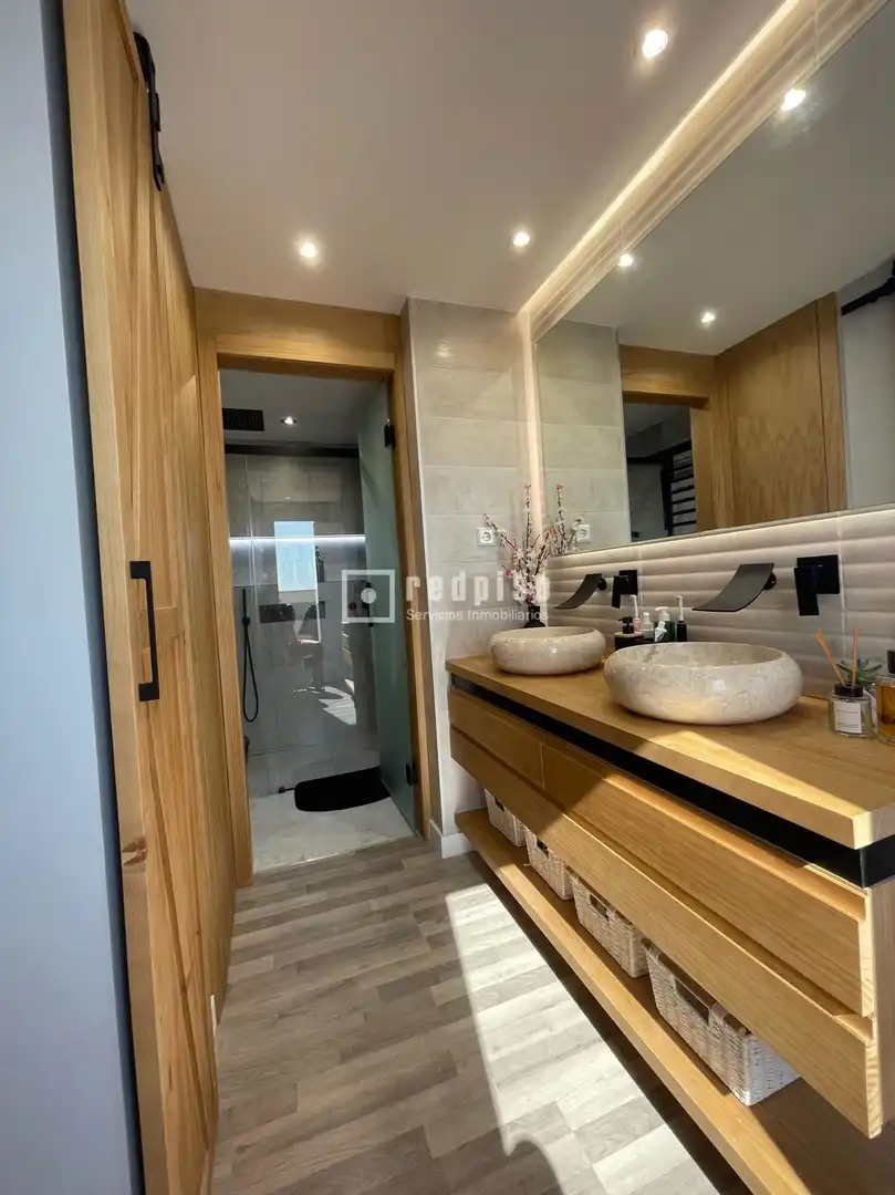 Bathroom of Attic for sale in Madrid  with Air Conditioner, Heating and Private garden