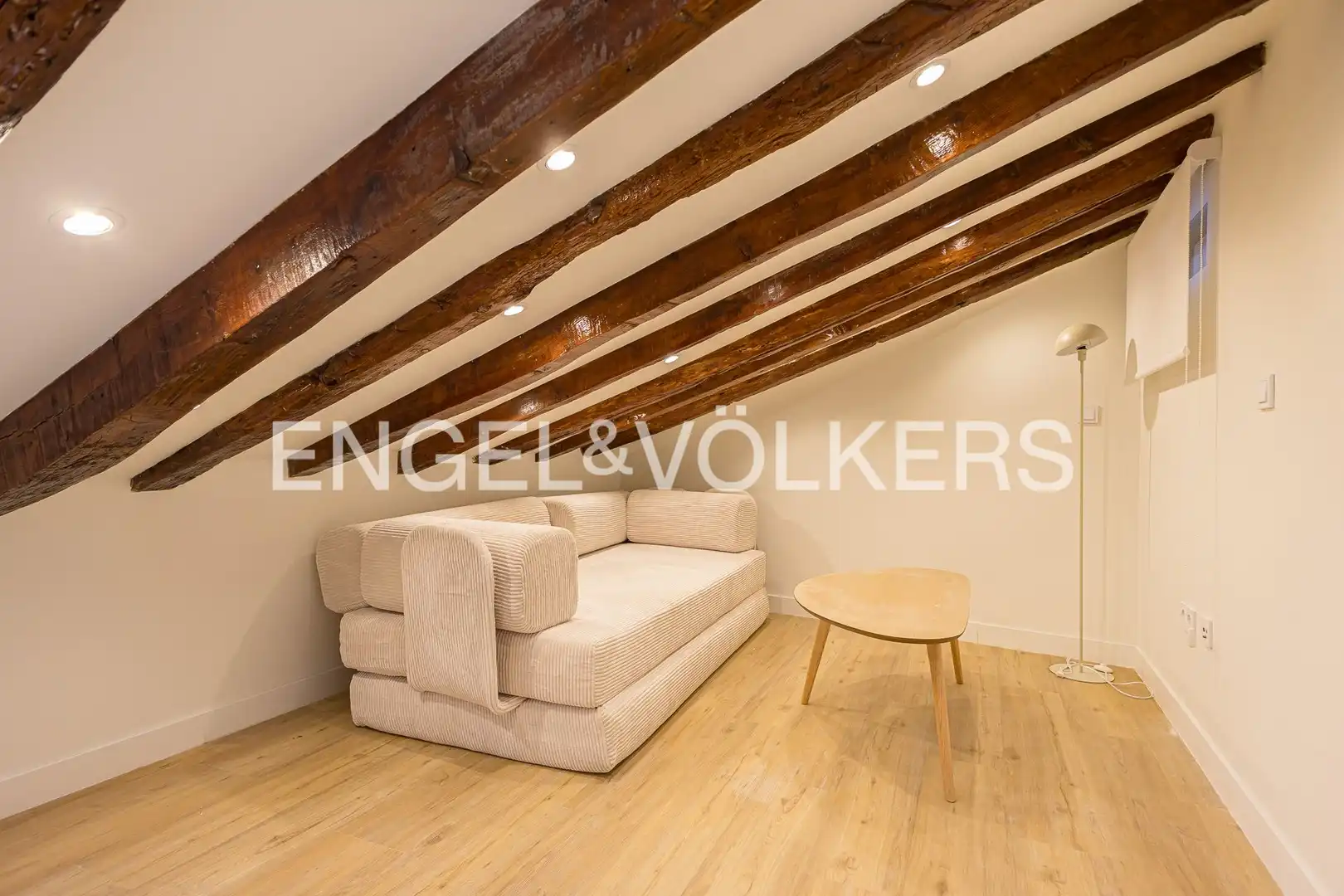 Sala d'estar de Estudi de lloguer en Madrid amb Aire condicionat, Calefacció i Parquet