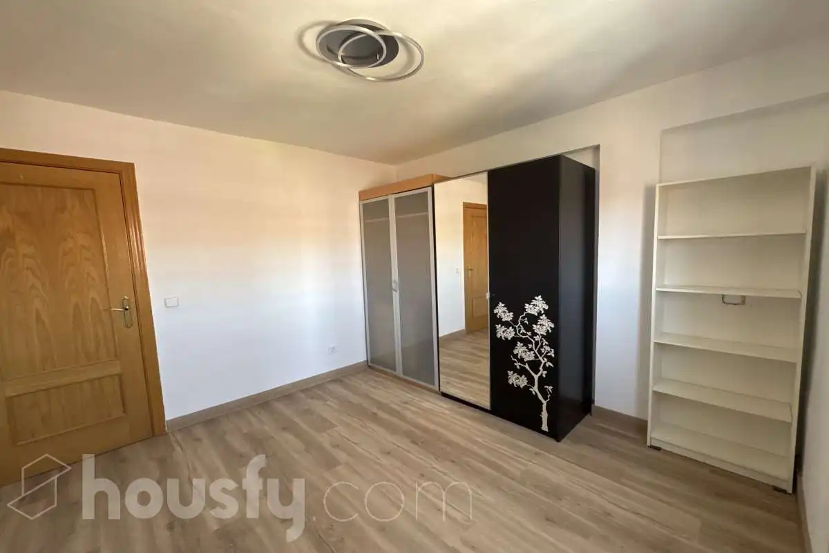 Bedroom of Flat for rent in Madrid  with Air Conditioner, Heating and Parquet flooring