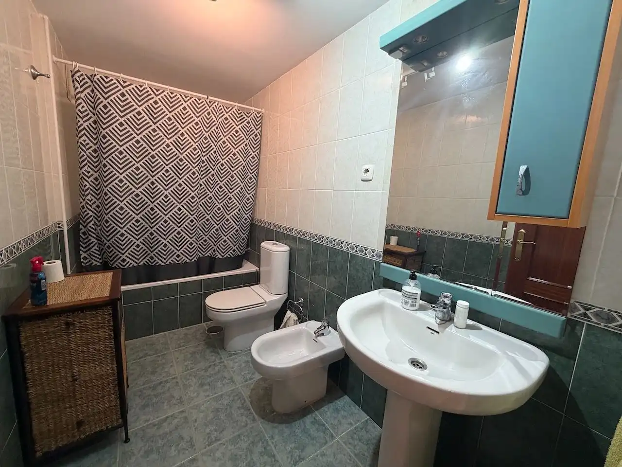 Bathroom of Flat for rent in Vélez-Málaga  with Community pool