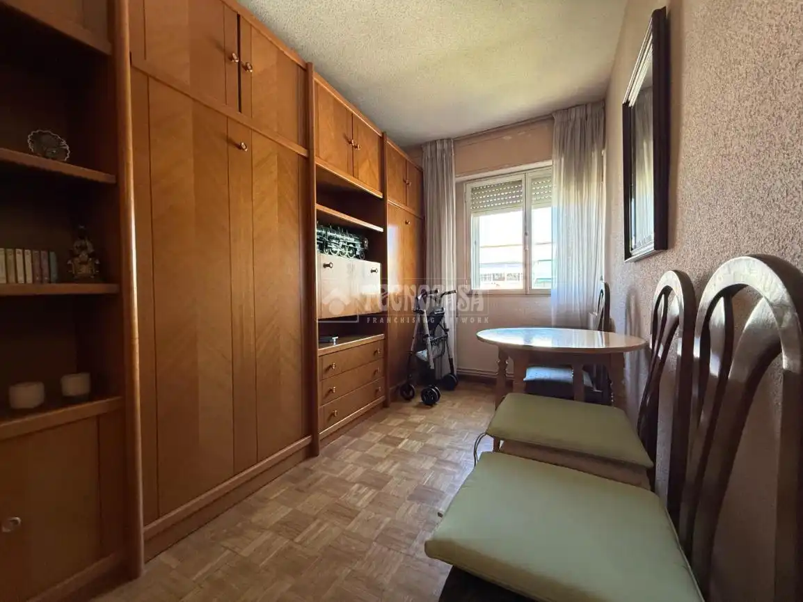 Bedroom of Flat for sale in Madrid  with Air Conditioner, Heating and Parquet flooring