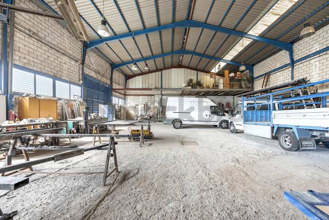 Nave industrial en Venta en Francisco Álvarez en Valdecarros