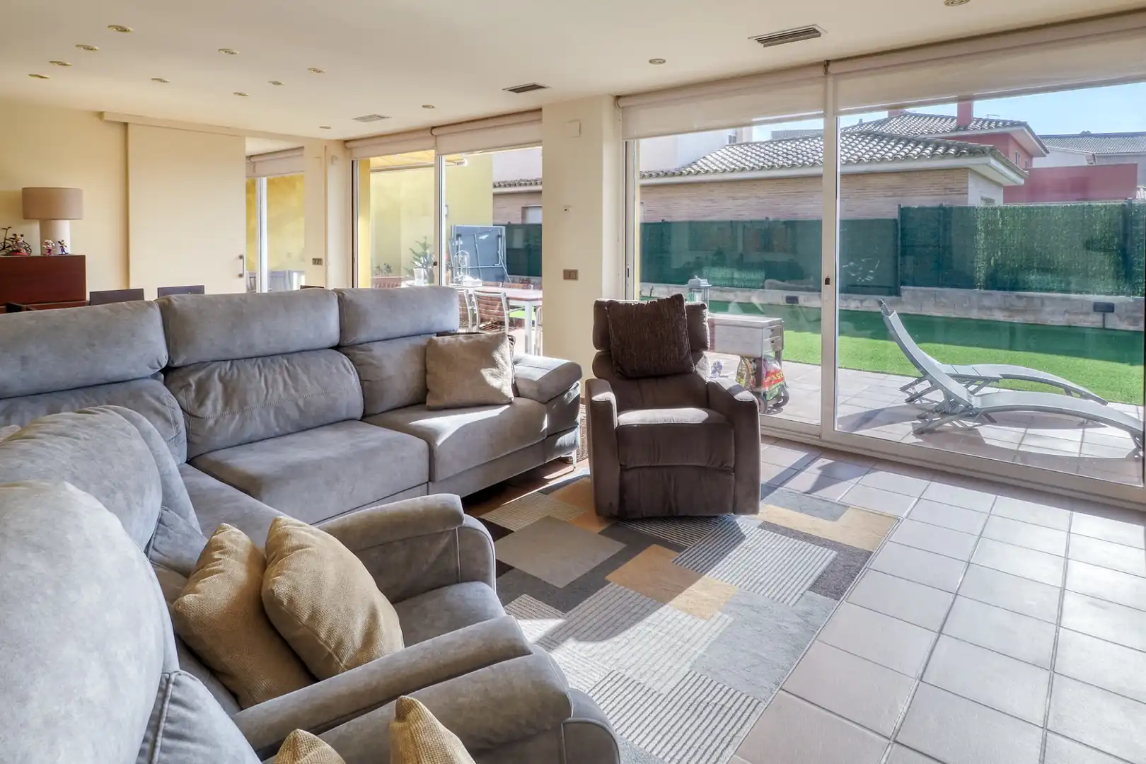 Sala de estar de Casa o chalet en venta en Borrassà con Aire acondicionado, Calefacción y Jardín privado
