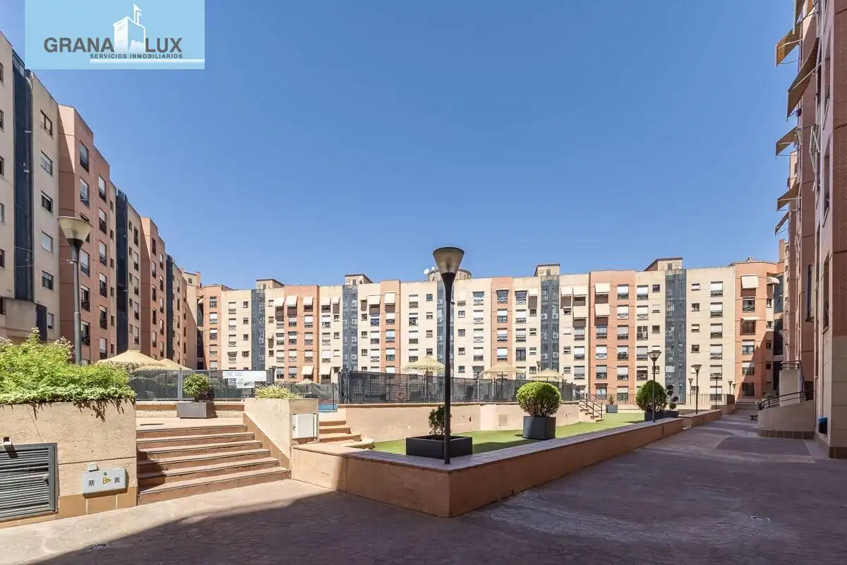 Exterior view of Flat for sale in Granada  with Air Conditioner, Heating and Terrace
