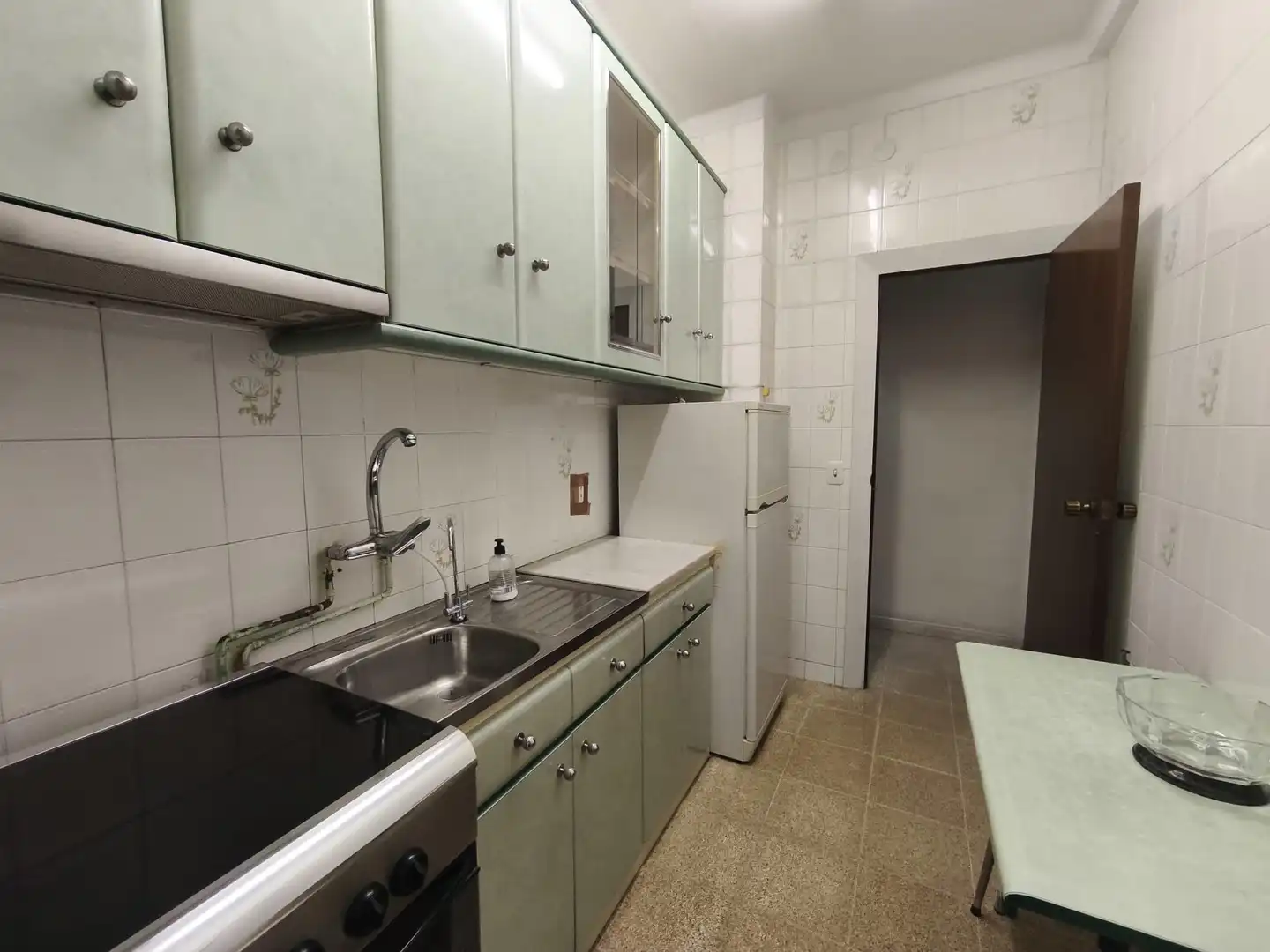 Küche von Erdgeschoss zum Verkauf in Barcelona