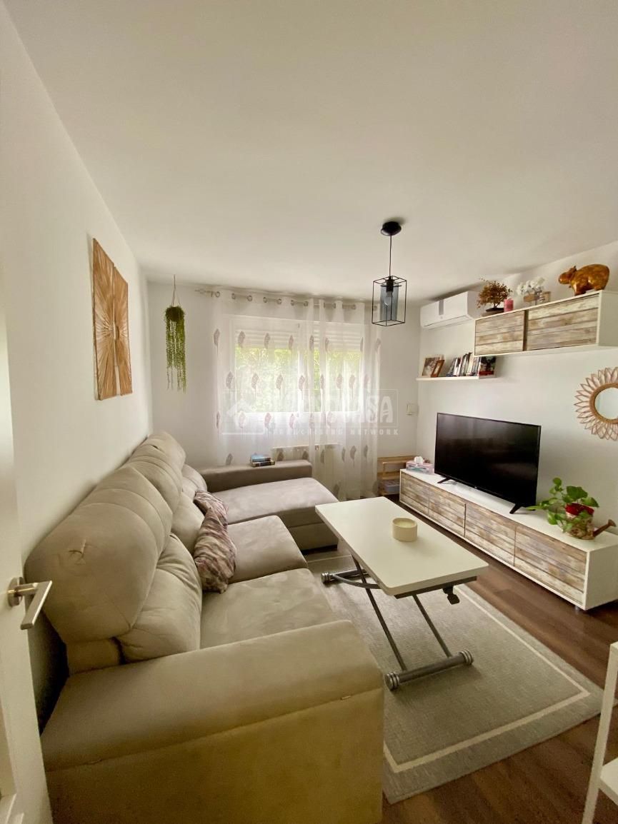 Living room of Flat to rent in  Madrid Capital  with Air Conditioner and Heating