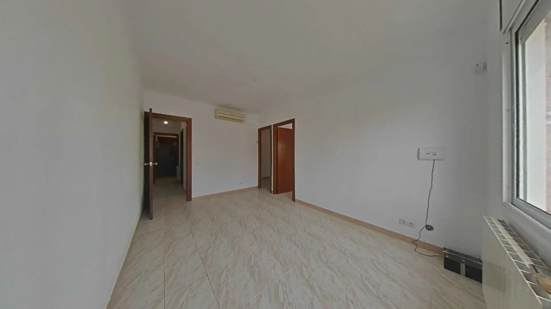 Habitación de Piso en venta en L'Hospitalet de Llobregat con Calefacción