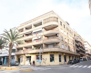 Vista exterior de Àtic de lloguer en Torrevieja amb Terrassa