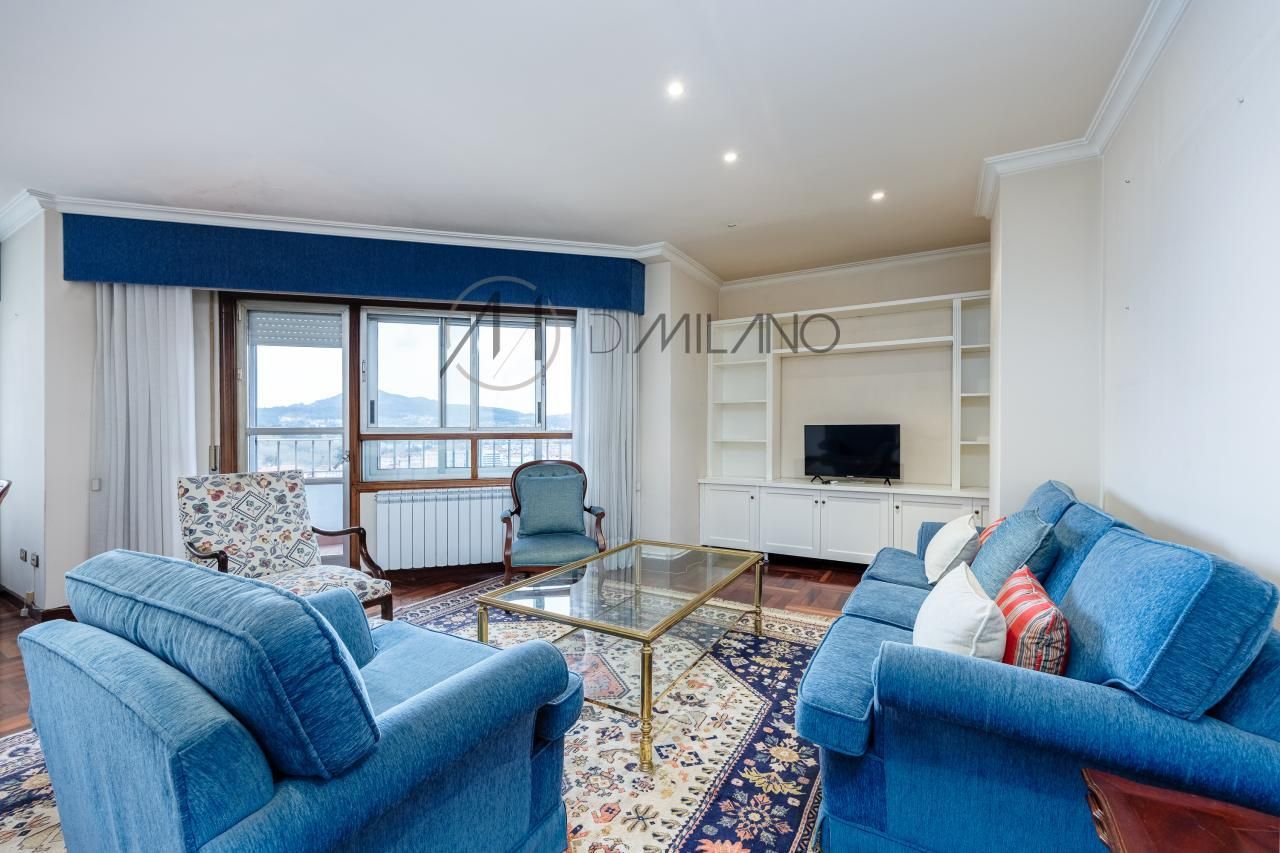 Sala de estar de Piso en venta en Vigo  con Calefacción, Terraza y Trastero