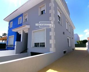 Vista exterior de Casa o xalet en venda en Rafelbuñol / Rafelbunyol amb Terrassa