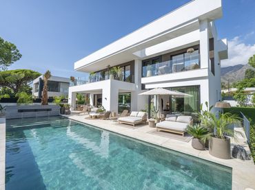 Casa amb piscina en venda a Milla de Oro