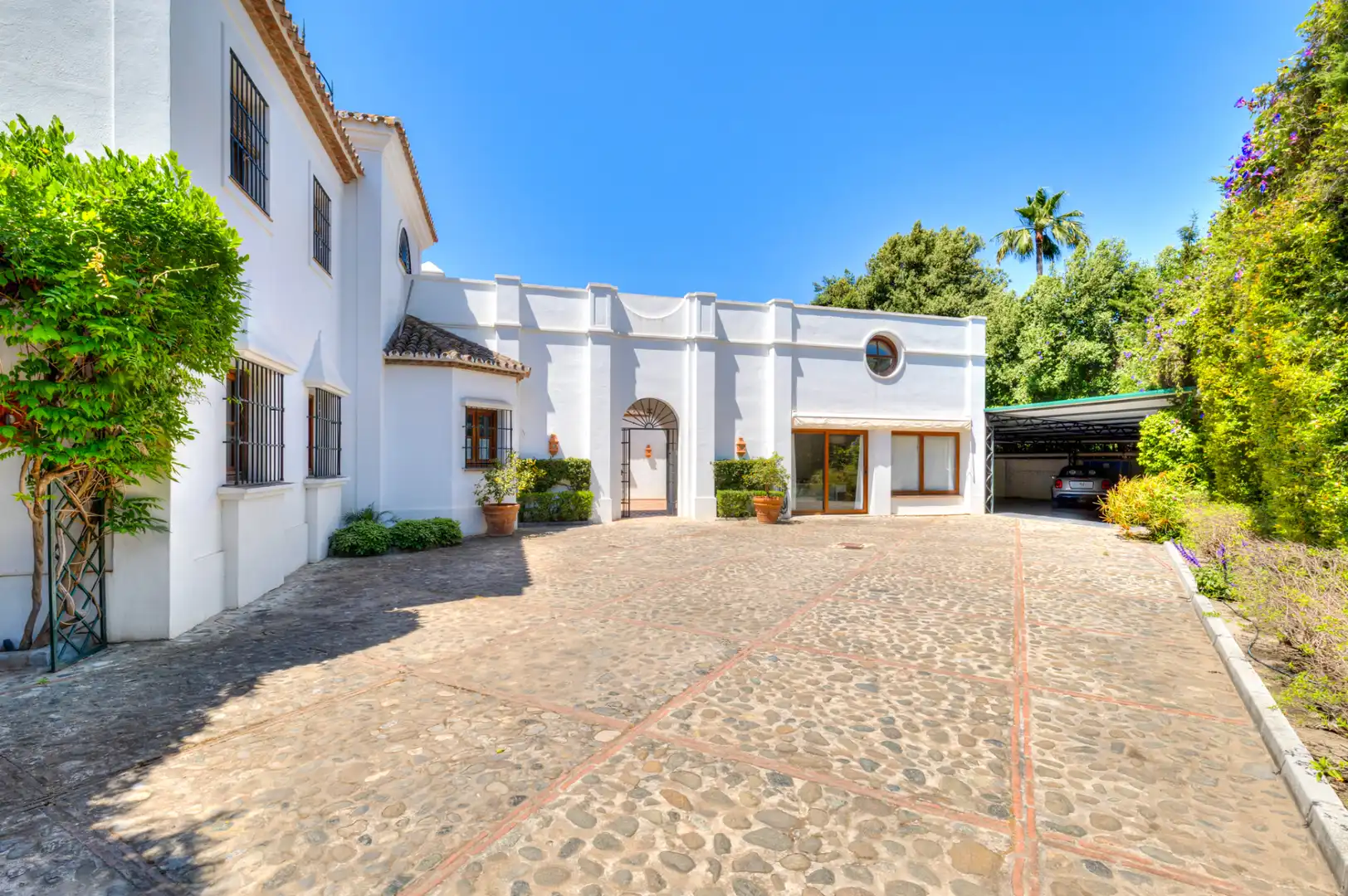 Außenansicht von Haus oder Chalet zur Miete in Marbella mit Klimaanlage, Privatgarten und Terrasse