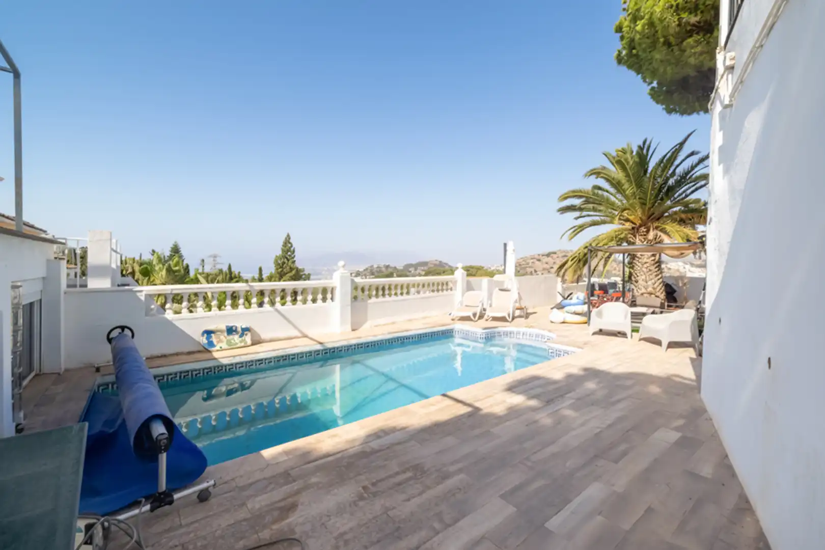 Piscina de Casa adosada en venta en Málaga con Aire acondicionado, Calefacción y Jardín privado