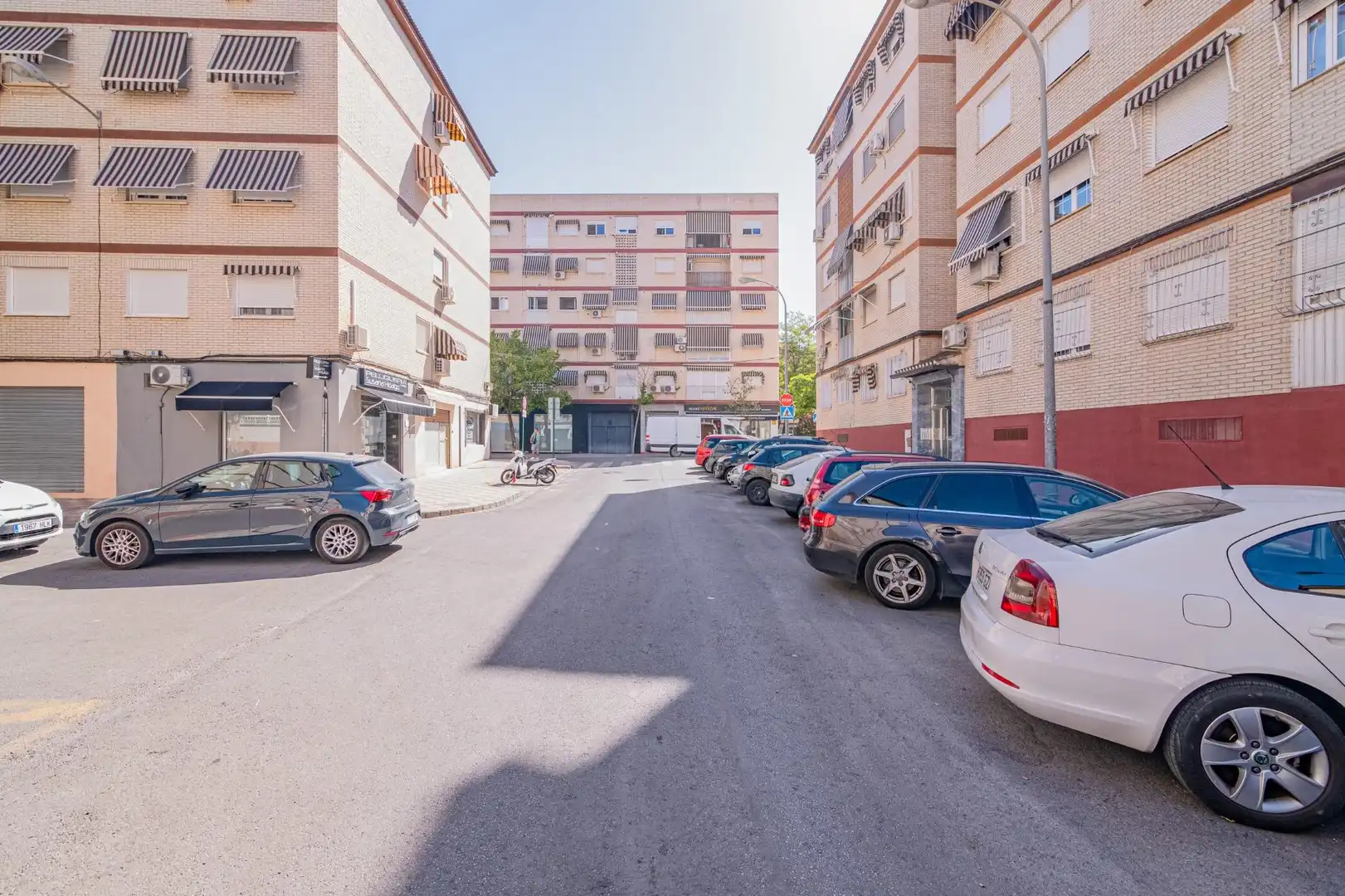 Vista exterior de Piso en venta en Granada con Calefacción
