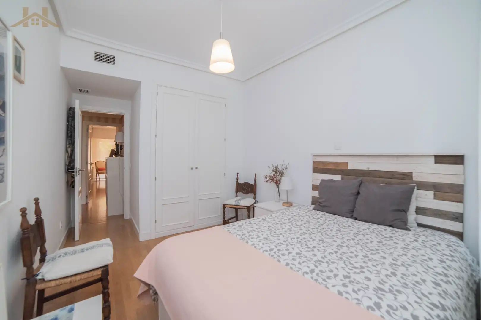Bedroom of Flat for sale in Pozuelo de Alarcón  with Air Conditioner, Heating and Private garden