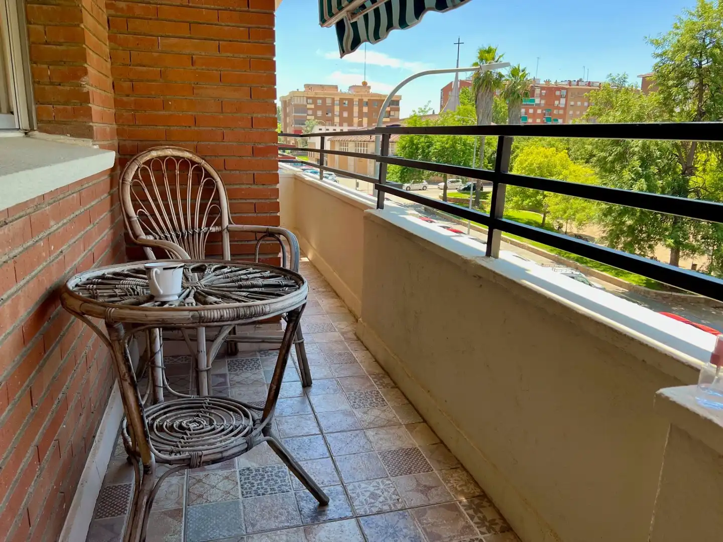 Flat for rent in Antonio Martinez Virel, Valdepasillas - La Paz - Huerta Rosales