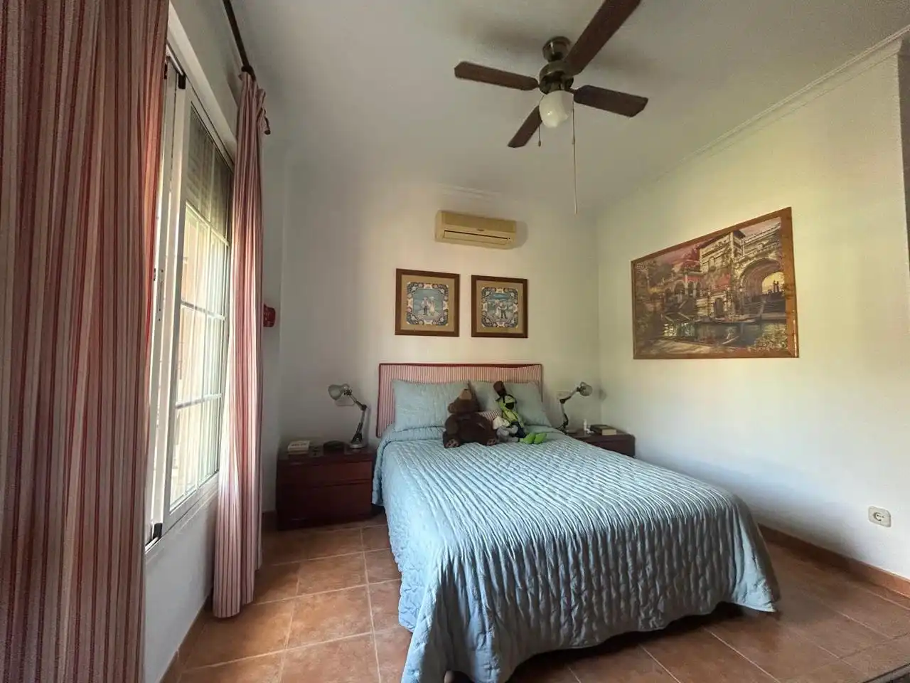 Habitación de Casa o chalet en venta en Alcalá de Guadaira con Aire acondicionado, Jardín privado y Terraza