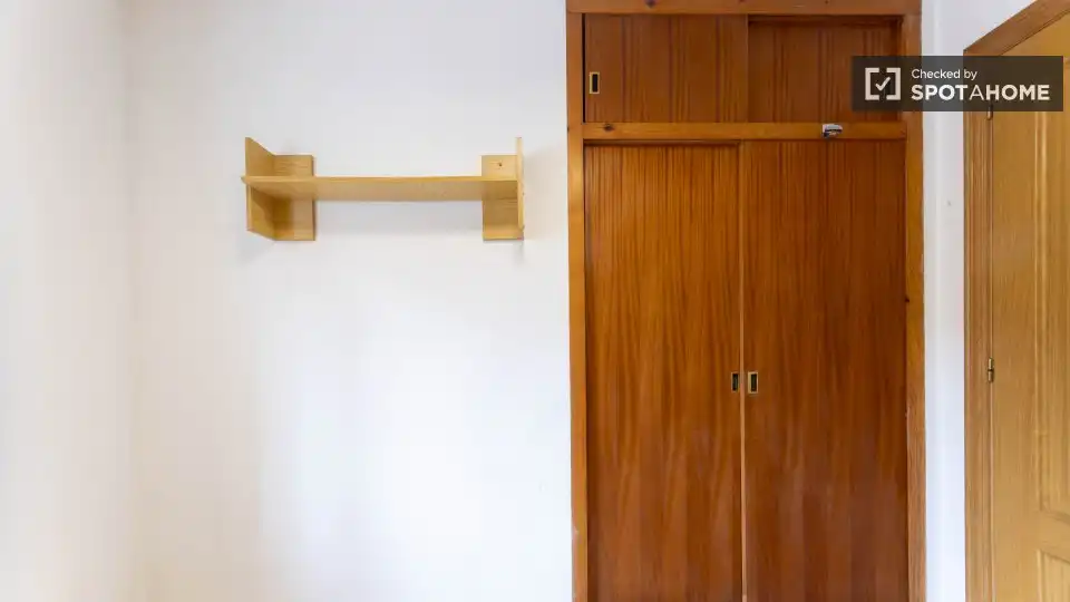 Habitación de Piso de alquiler en Valencia con Aire acondicionado, Calefacción y Amueblado