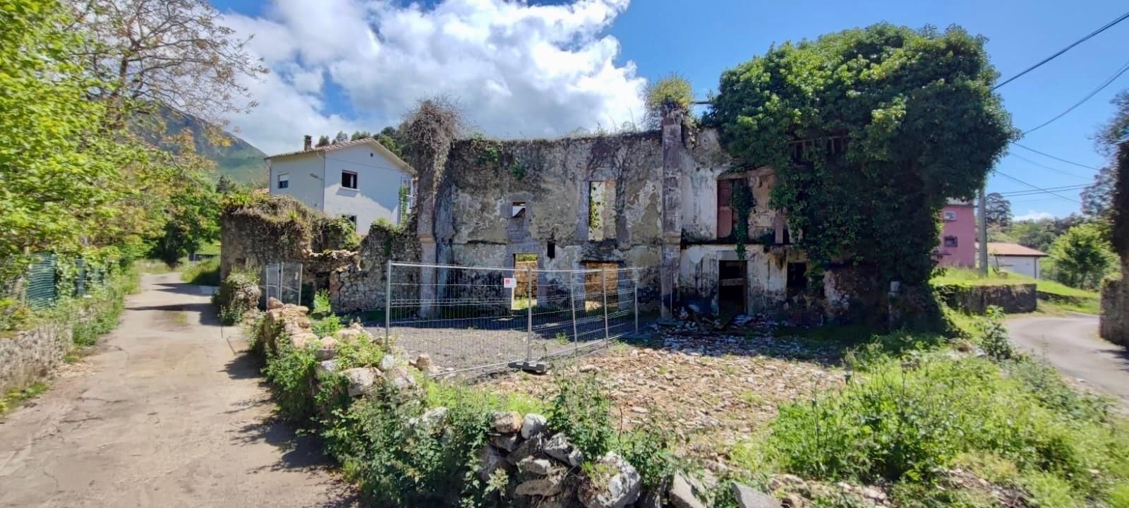 Vista exterior de Casa o xalet en venda en Ribadesella amb Jardí privat