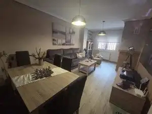 Sala d'estar de Casa o xalet en venda en Ciudad Real amb Aire condicionat, Jardí privat i Terrassa
