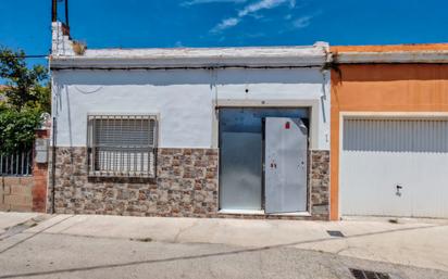 Vista exterior de Casa adosada en venda en Sueca amb Terrassa, Balcó i Alarma