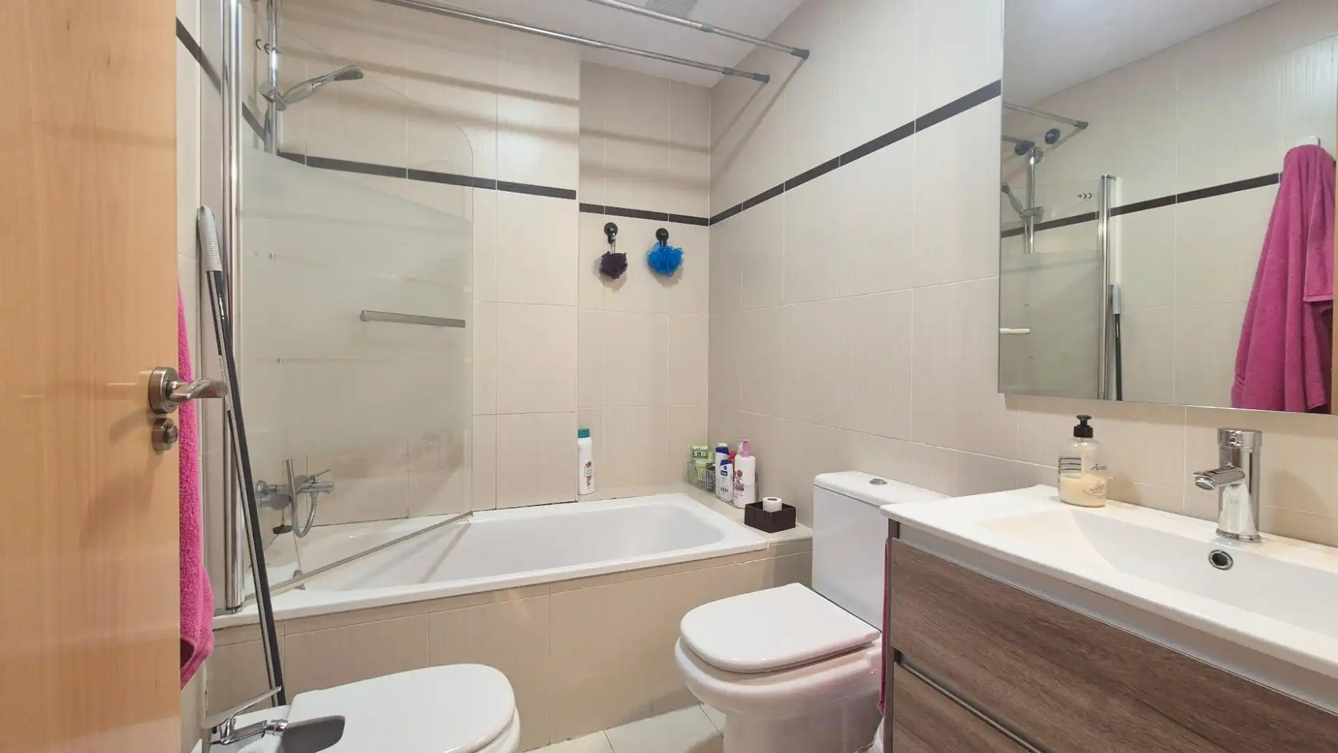 Baño de Planta baja de alquiler en Castellanos de Moriscos con Calefacción, Amueblado y Piscina comunitaria