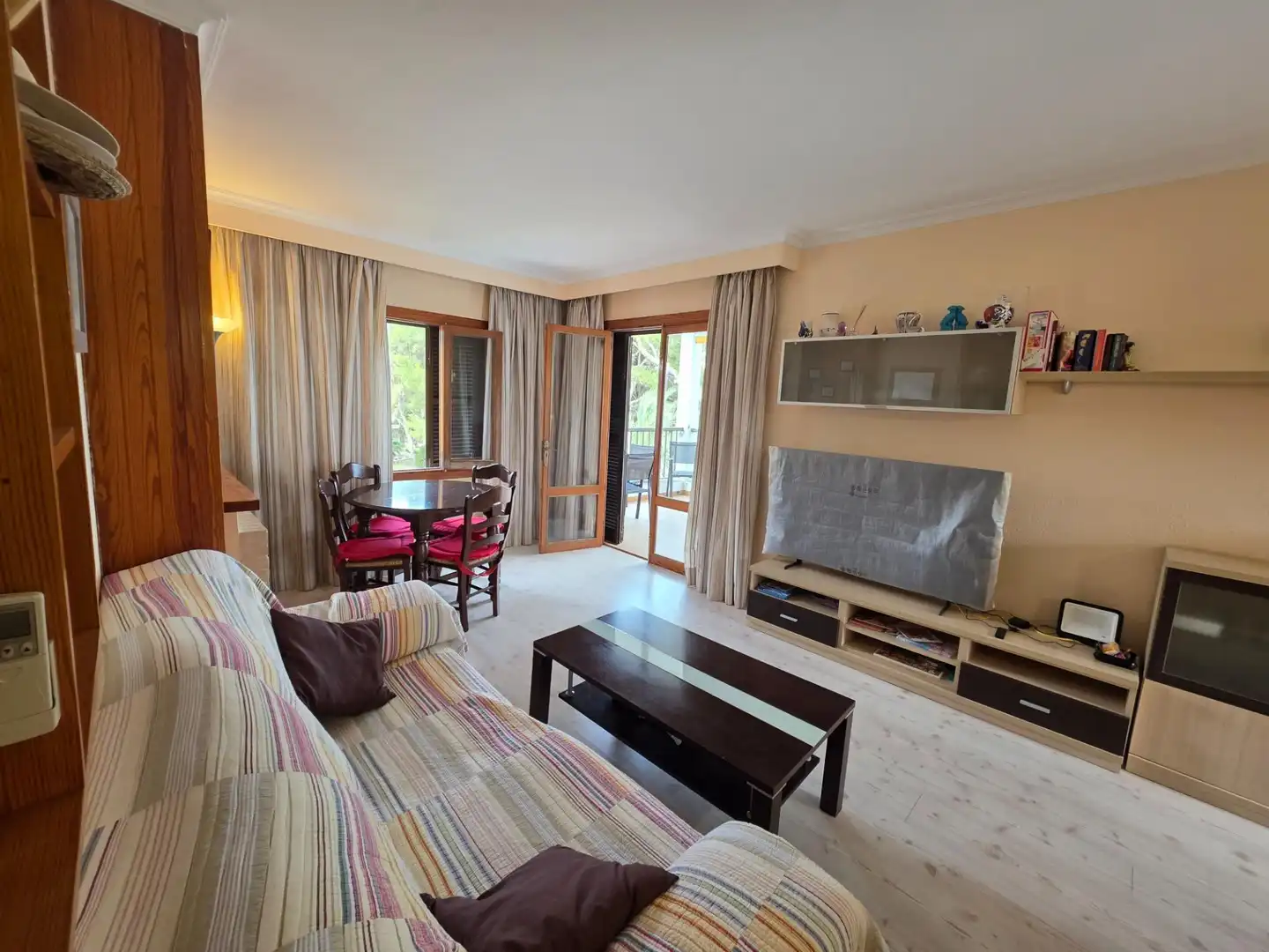Sala d'estar de Àtic en venda en Alcúdia amb Aire condicionat, Jardí privat i Terrassa