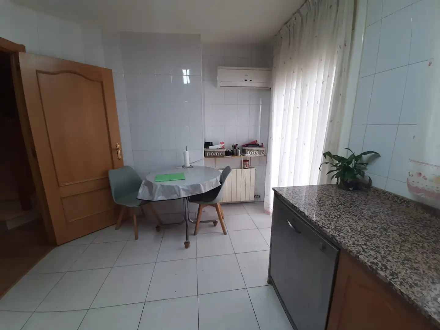 Cocina de Casa adosada en venta en Mollerussa con Aire acondicionado, Calefacción y Jardín privado