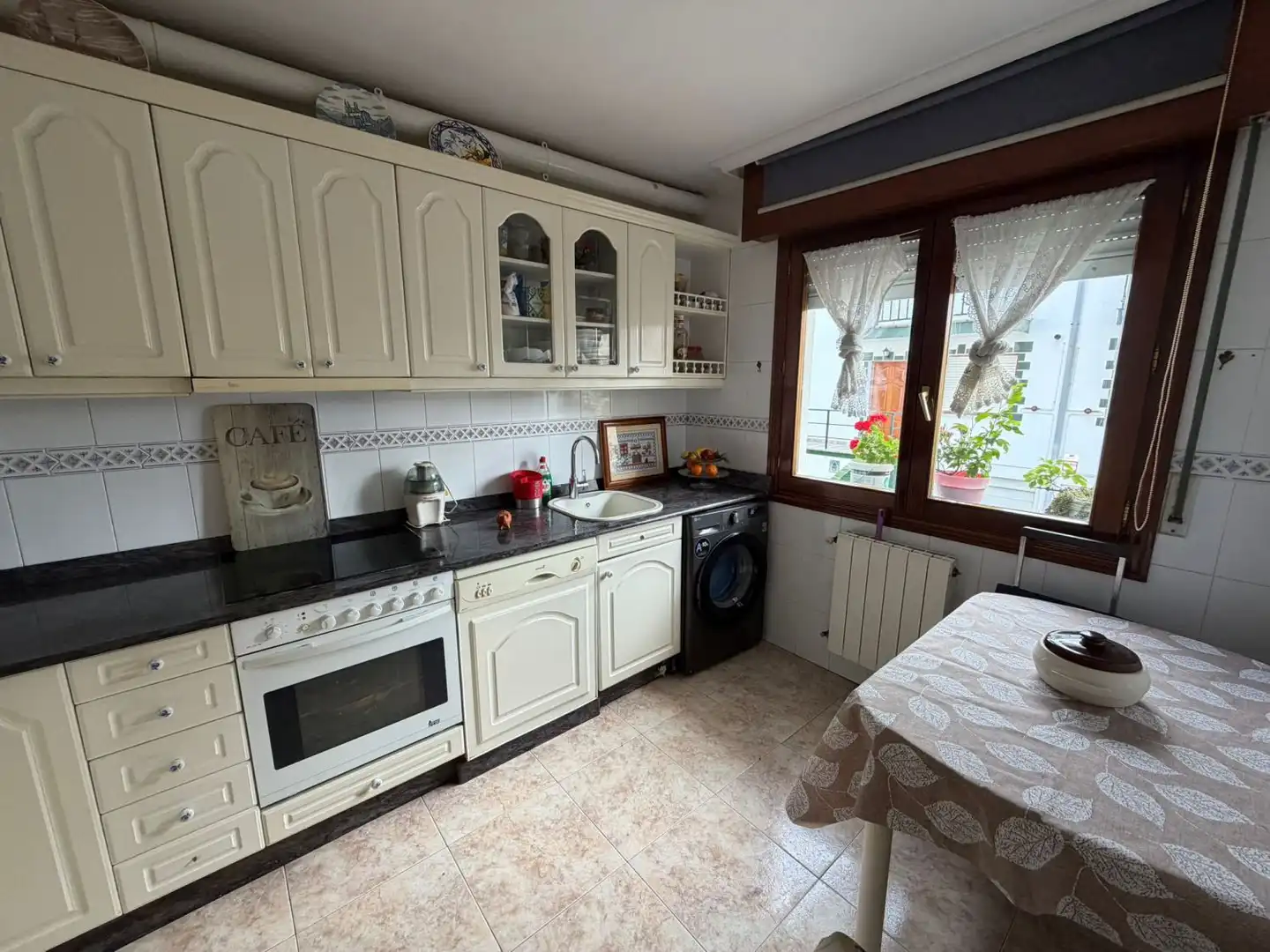 Cocina de Casa o chalet en venta en Meruelo con Calefacción, Jardín privado y Terraza