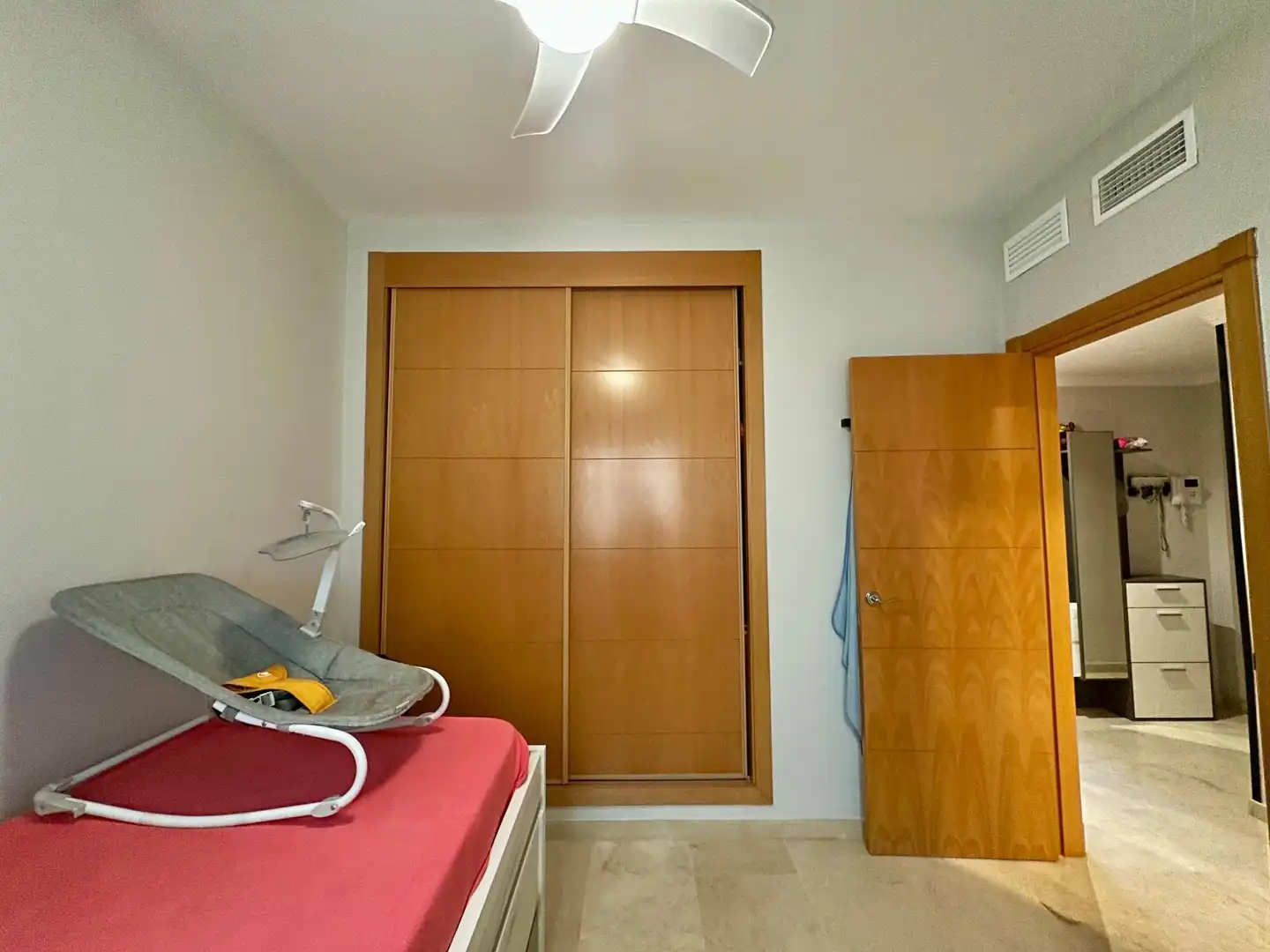 Schlafzimmer von Wohnungen zum Verkauf in Benalmádena mit Klimaanlage, Heizung und Terrasse